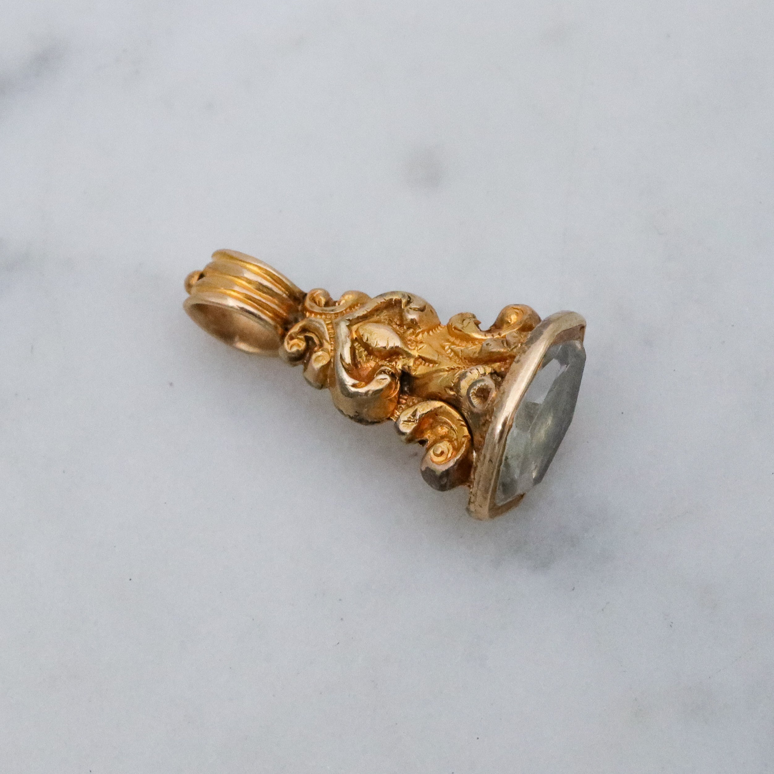 Antique Victorian 10k gold Rococo embossed fob w/quartz signet base
